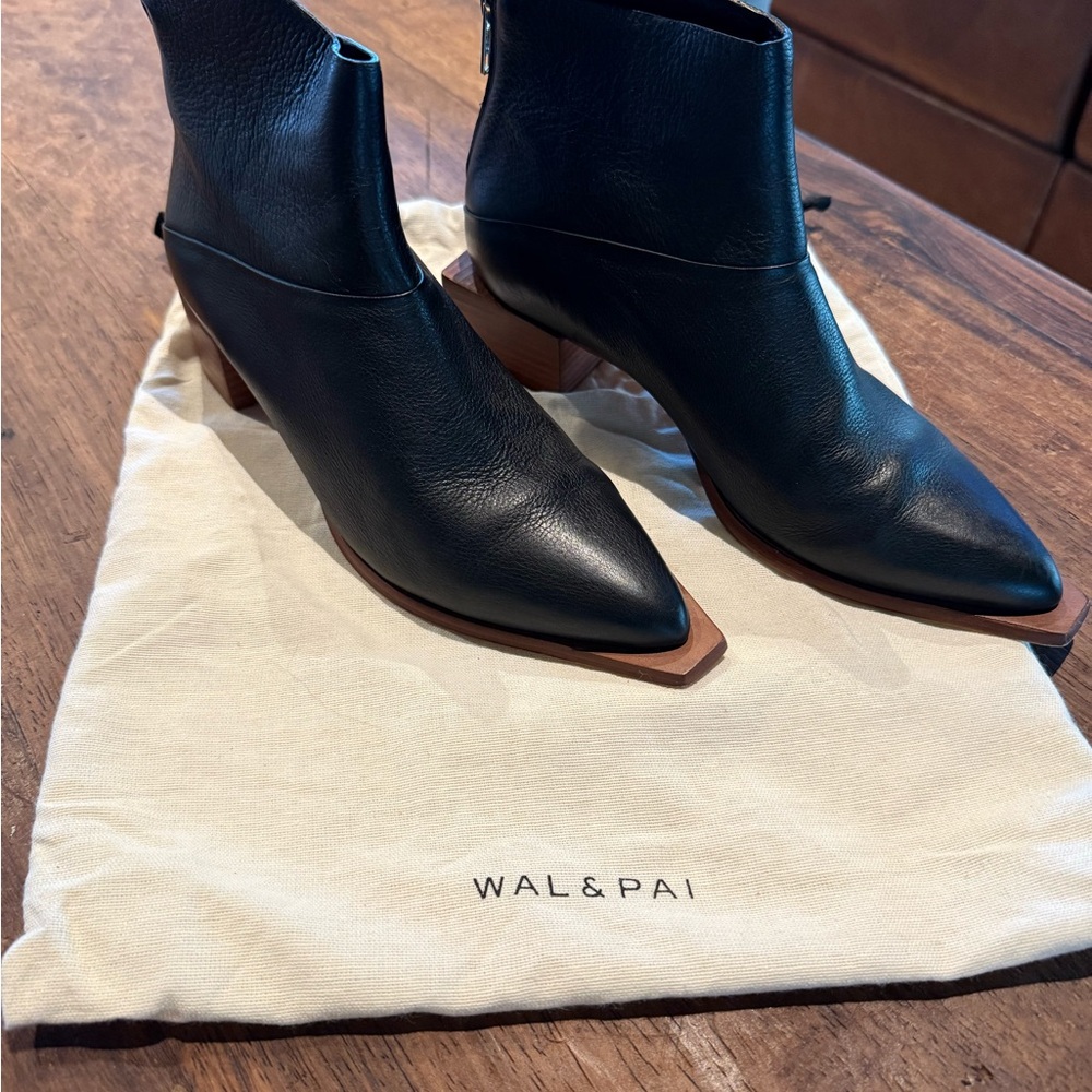 Sophisticated Black Ankle Booties with Pointed Toe